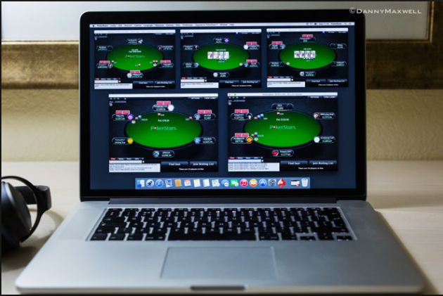 Chỉ cần có máy tính bạn có thể chơi poker online tại nhà