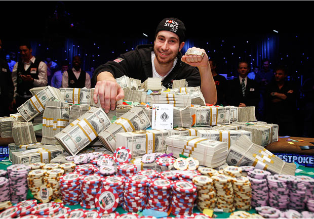 Làm sao để chơi poker thắng được nhiều tiền như anh ấy nhỉ?